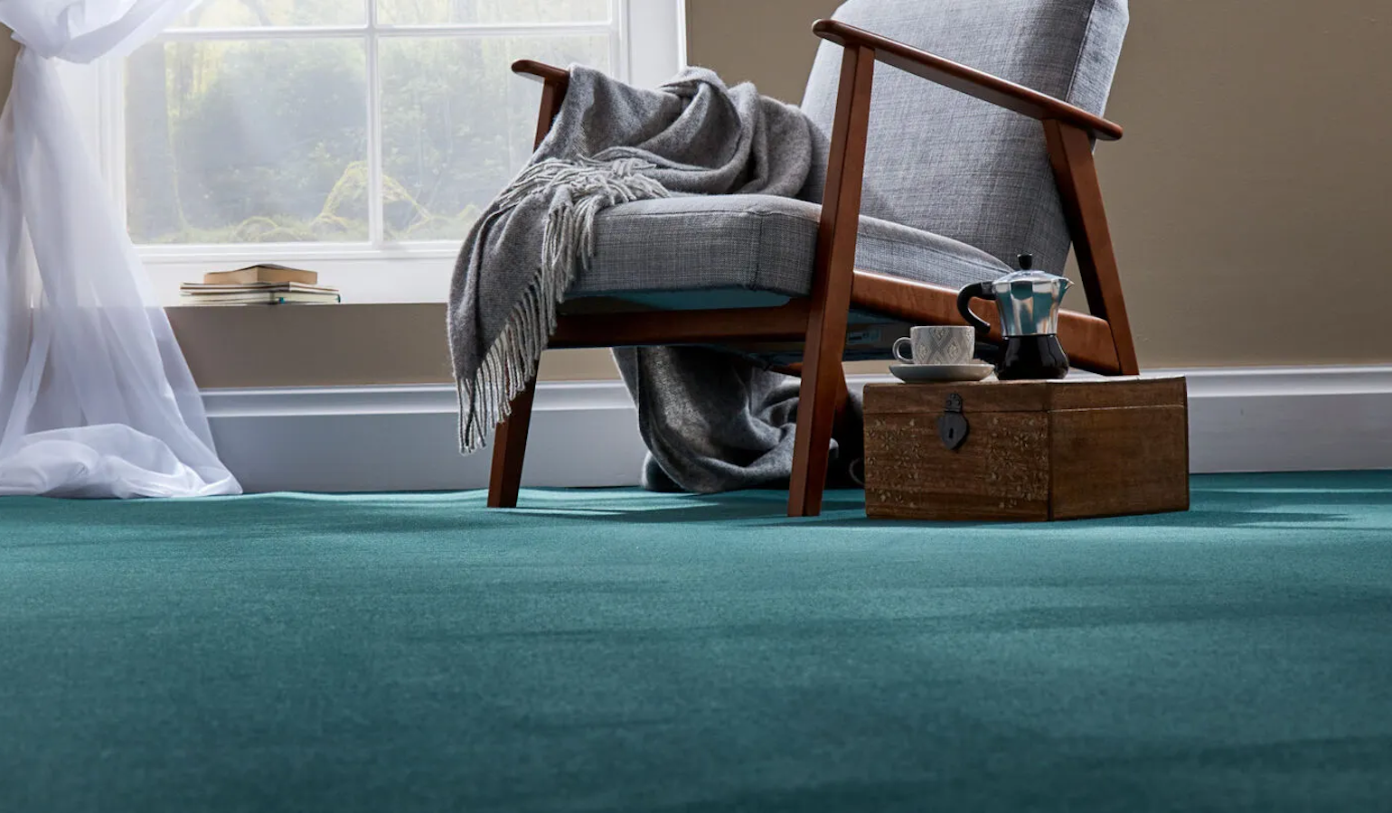 A fine gauge, wool twist carpet in elegant plain and heather shades. Manufactured using tenth gauge machinery, Hampstead offers a refined, dense finish and is available in two qualities – Supreme and Deluxe.